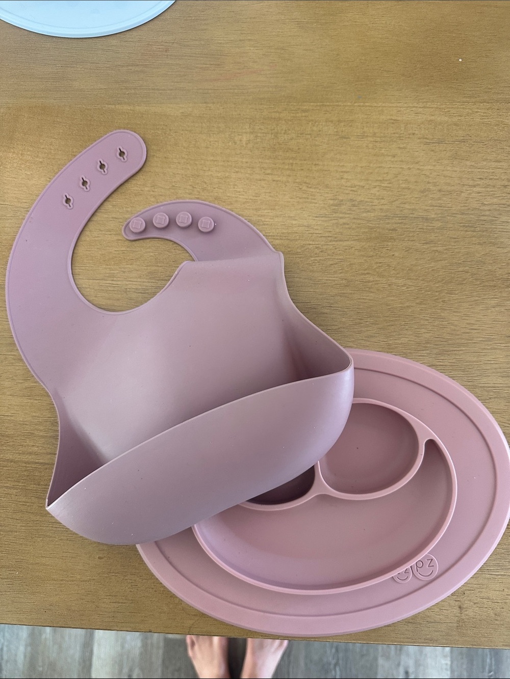 EZPZ/ mushie BrandSilicone Baby Bib and Suction Plate Set - Dusty Pink